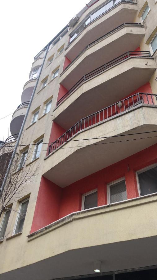 Ora-Prn,Cosy Apartment In The City Center Πρίστινα Εξωτερικό φωτογραφία