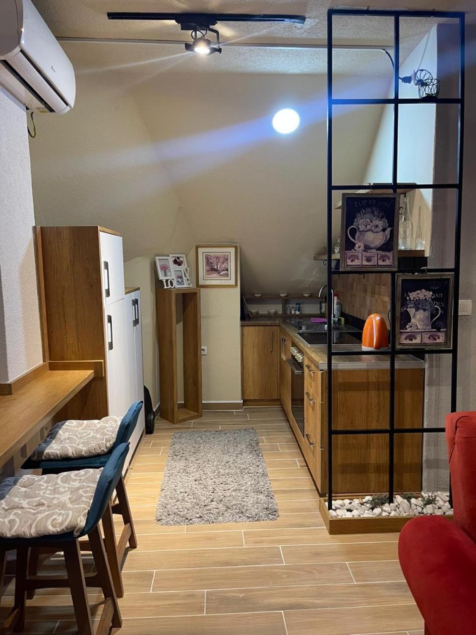 Ora-Prn,Cosy Apartment In The City Center Πρίστινα Εξωτερικό φωτογραφία